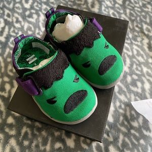 NWT Marvel Hulk TOMS